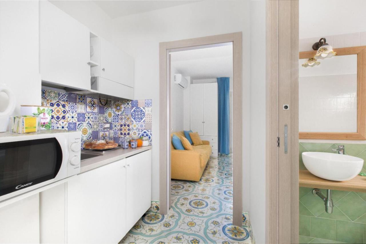 Millie Sorrento Suites Bagian luar foto