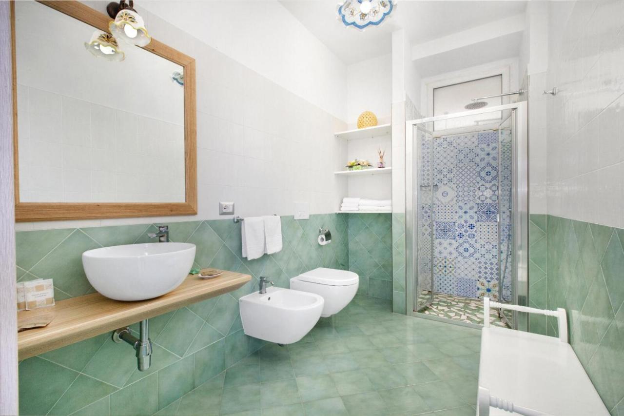 Millie Sorrento Suites Bagian luar foto