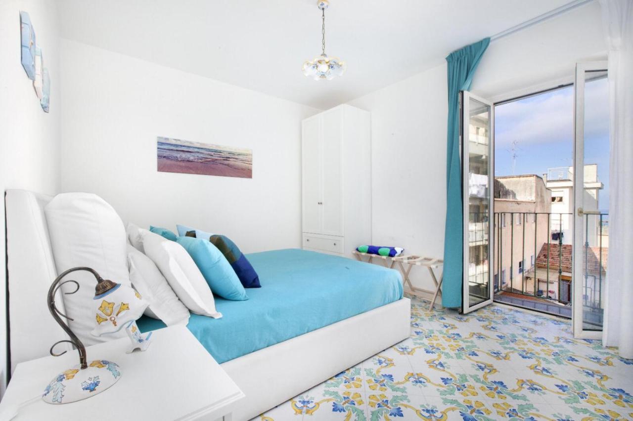 Millie Sorrento Suites Bagian luar foto
