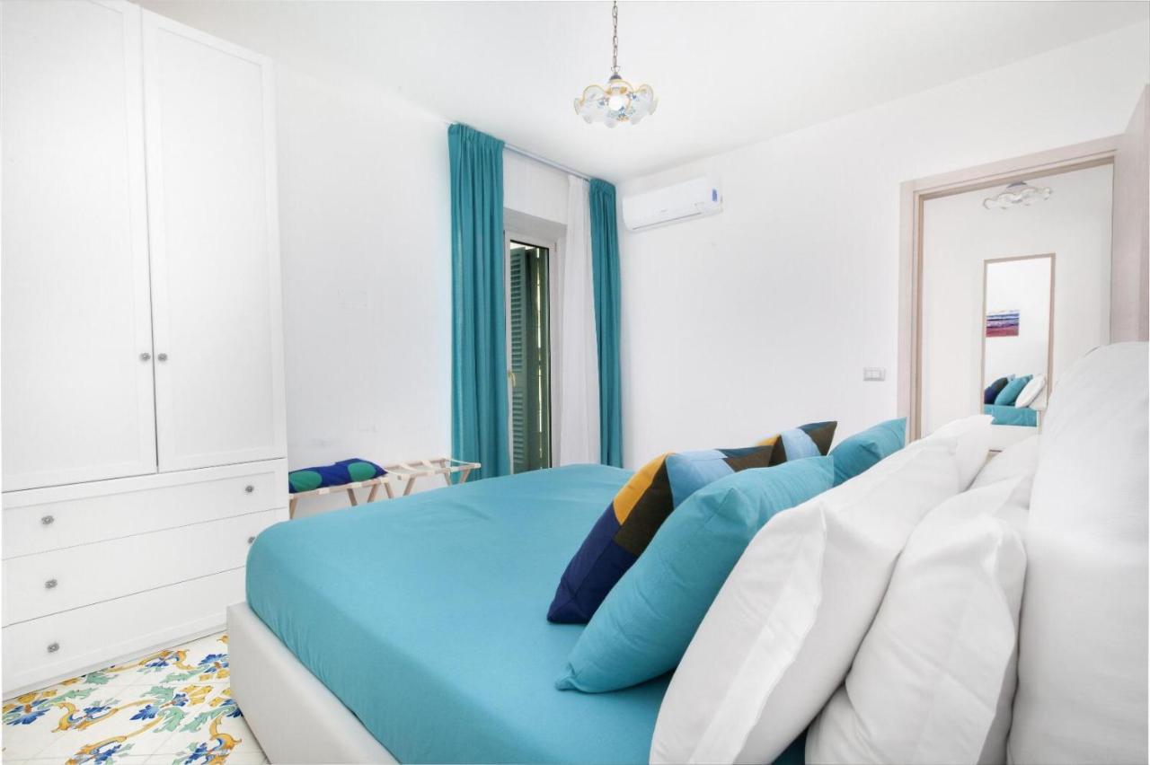 Millie Sorrento Suites Bagian luar foto