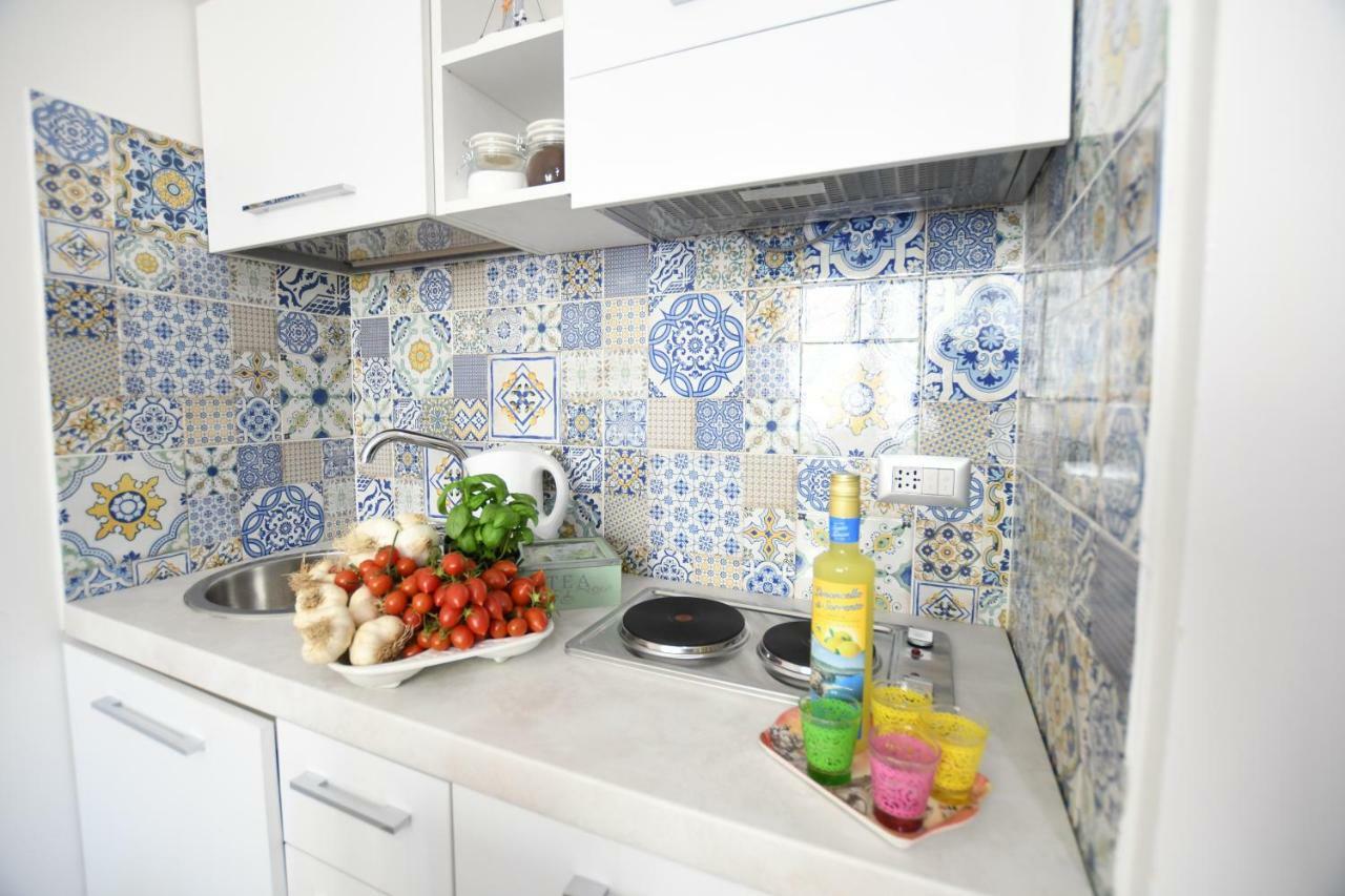 Millie Sorrento Suites Bagian luar foto